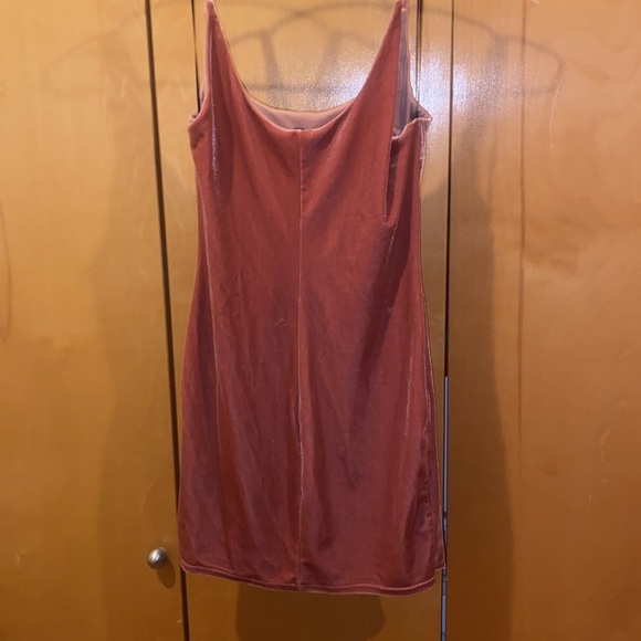 M Lulus Velour dress - Picture 6 of 6